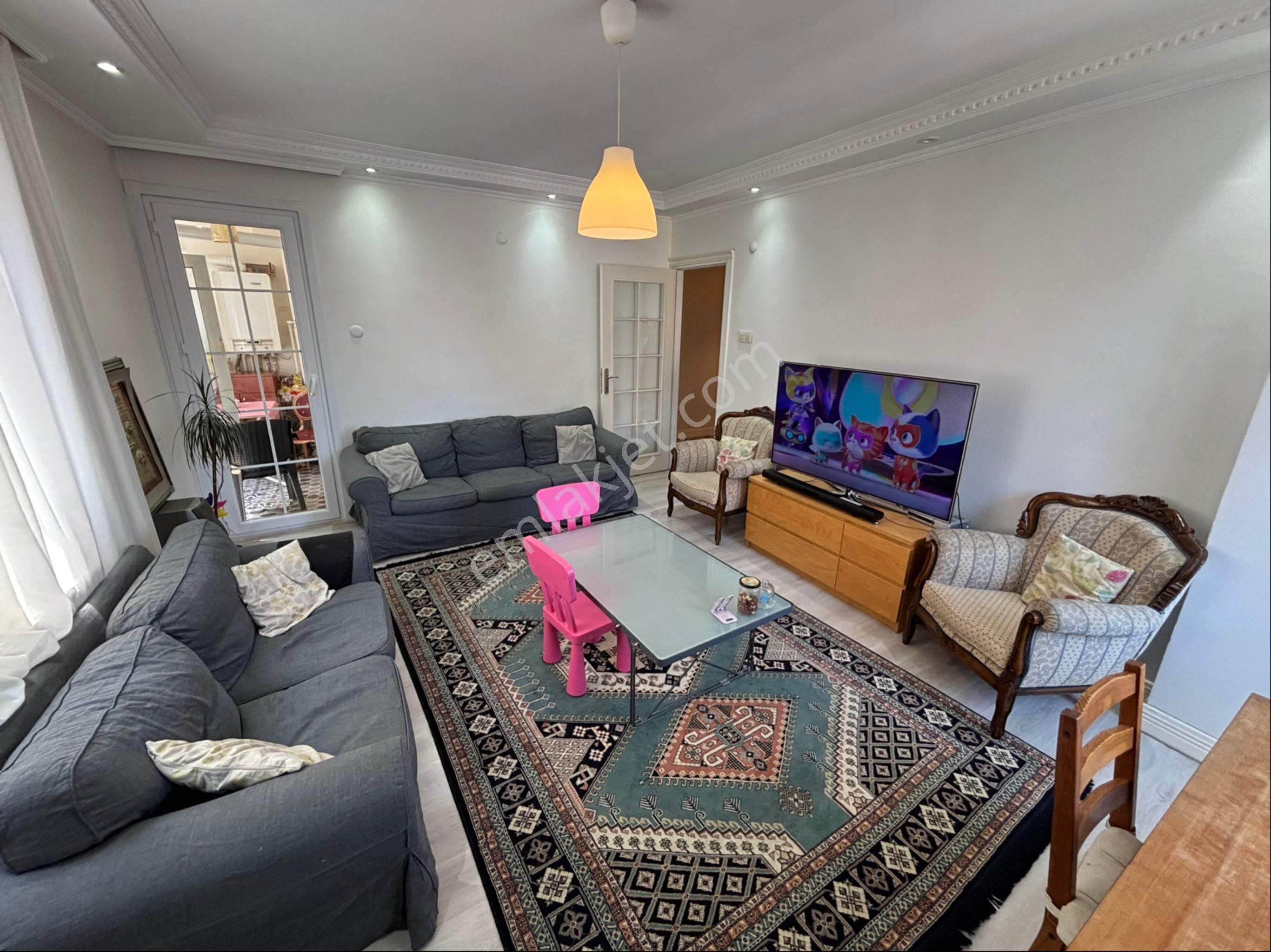 Gülbağ Karanfil Sokak Eşyalı 3+1