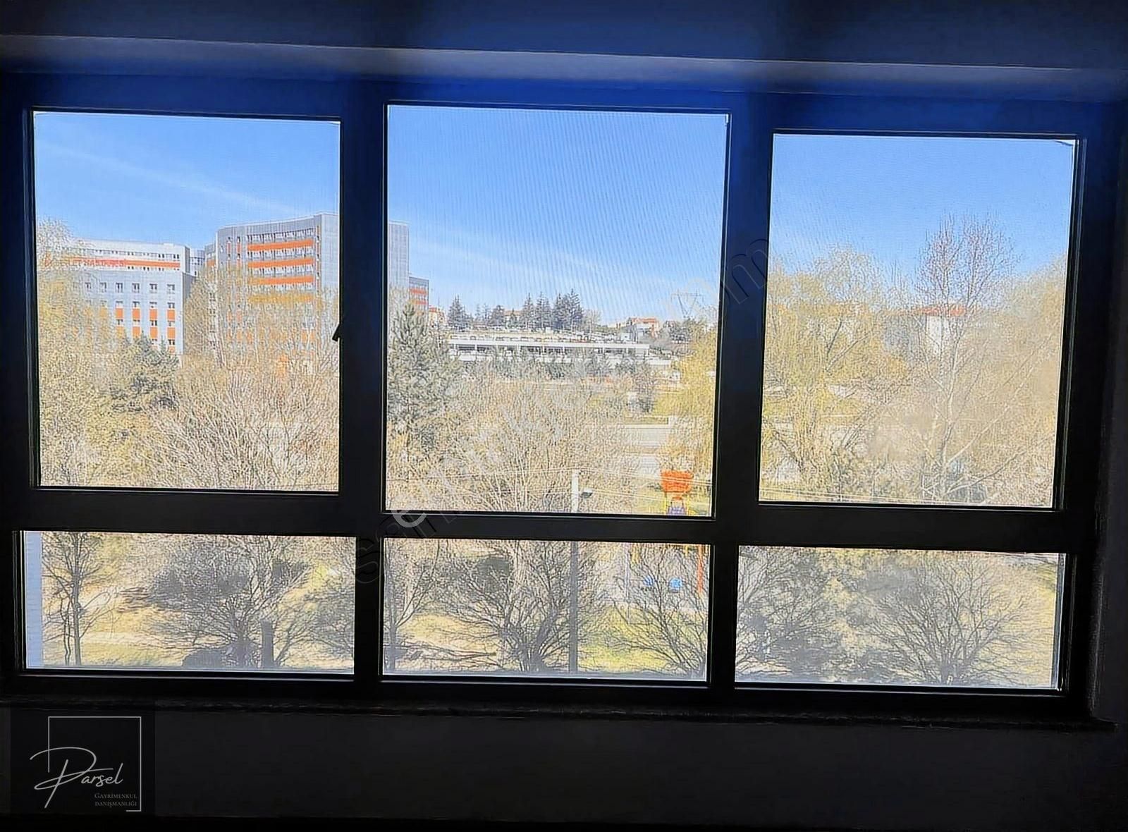 Parsel Gayrimenkul'den Cadde Cepheli Kiralık İşyeri (ofis)