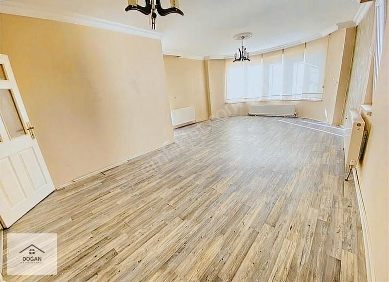 Eryaman Şeyh Şamil'de Sitede Yapılı Ara Katta Satılık 3+1 Daire