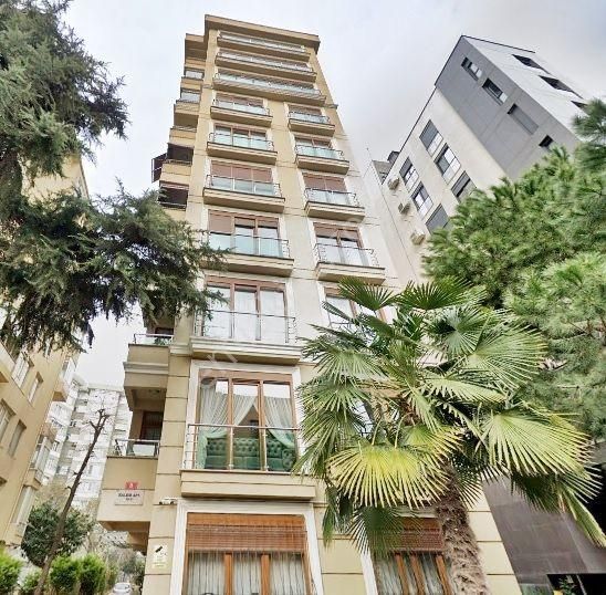 Suadiyede Bağdat Caddesine 2.binada 3+1 Daire Emlak Masası