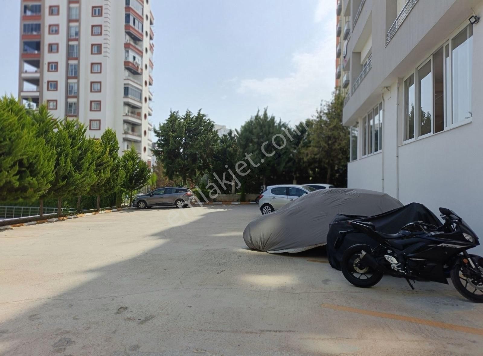 1.89 Kredi İmkanlı Caddeye 50 Mt, 3+1 200 M2 Kaçmaz...