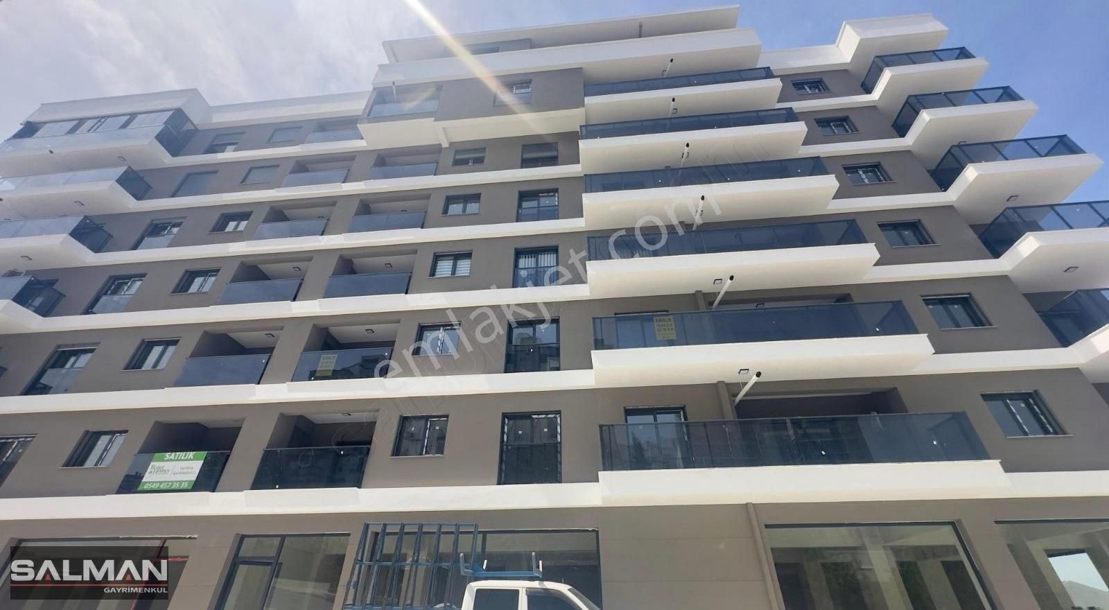 İstiklal'de Havuzlu Site İçi Lüx 3+1,5 Kiralık Sıfır Daire