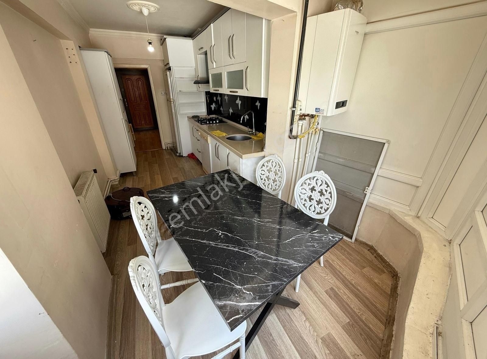 Cebeci Merkez`de Metroya Yürüme Mesafesi Acil 3+1 Kiralık Daire