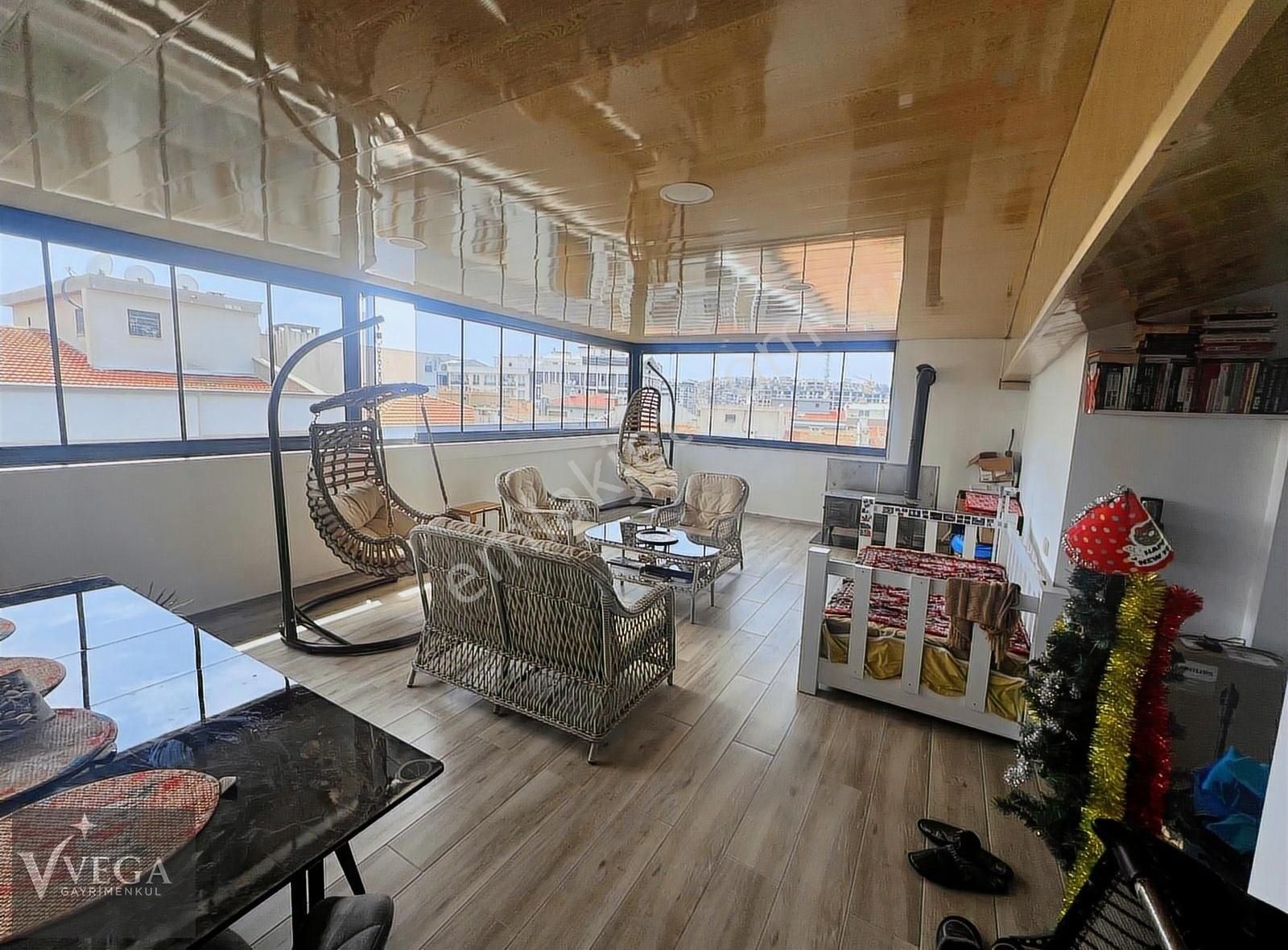 Karşıyaka Örnekköy'de 4+1 Kapalı Mutfak Teraslı Dubleks Daire - Görsel 14