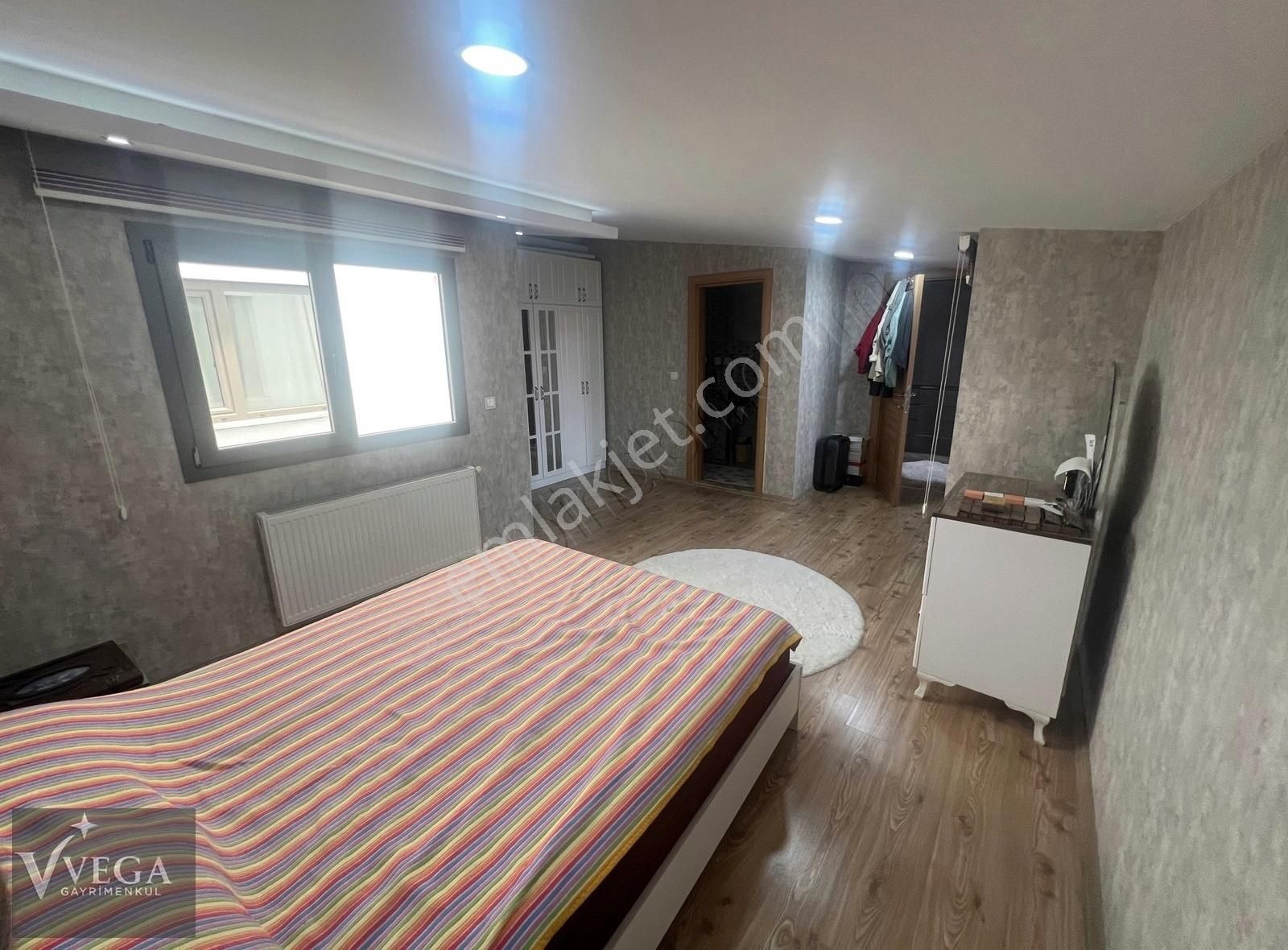 Karşıyaka Örnekköy'de 4+1 Kapalı Mutfak Teraslı Dubleks Daire - Görsel 20