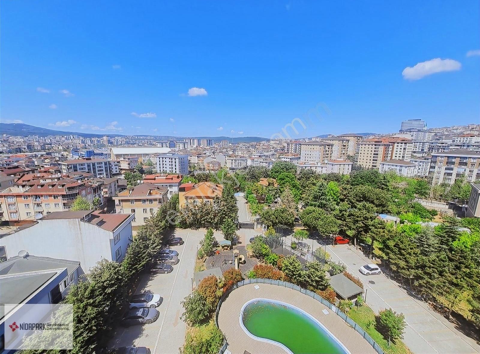 Sancaktepe Çamlıyuva Sitesi'nde Ebeveyn Banyolu 190m2 3+1 Boş