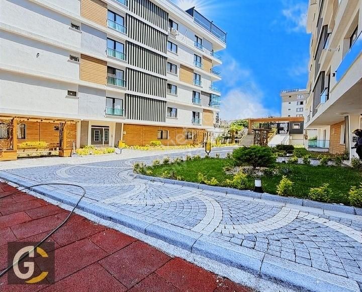 Güzelcıtyden Adnan Kahvecide Deniz Manzaralı Site İçi 3+2