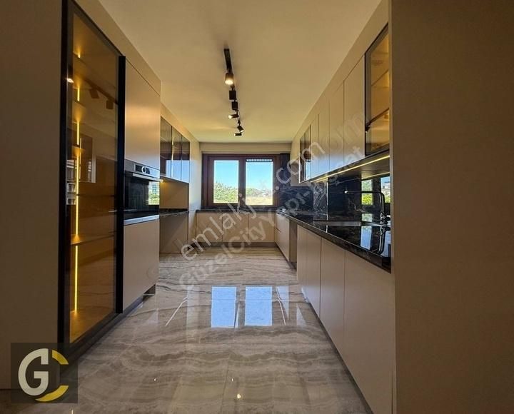 Güzelcityden Adnan Kahvecide Butik Site İçerisinde 3+1 Daire