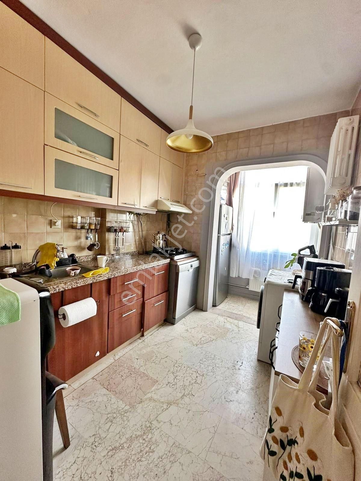 Sahrayıceditte Atatürk Caddesine Yakın 2+1 Balkonlu Daire Emlak Masası