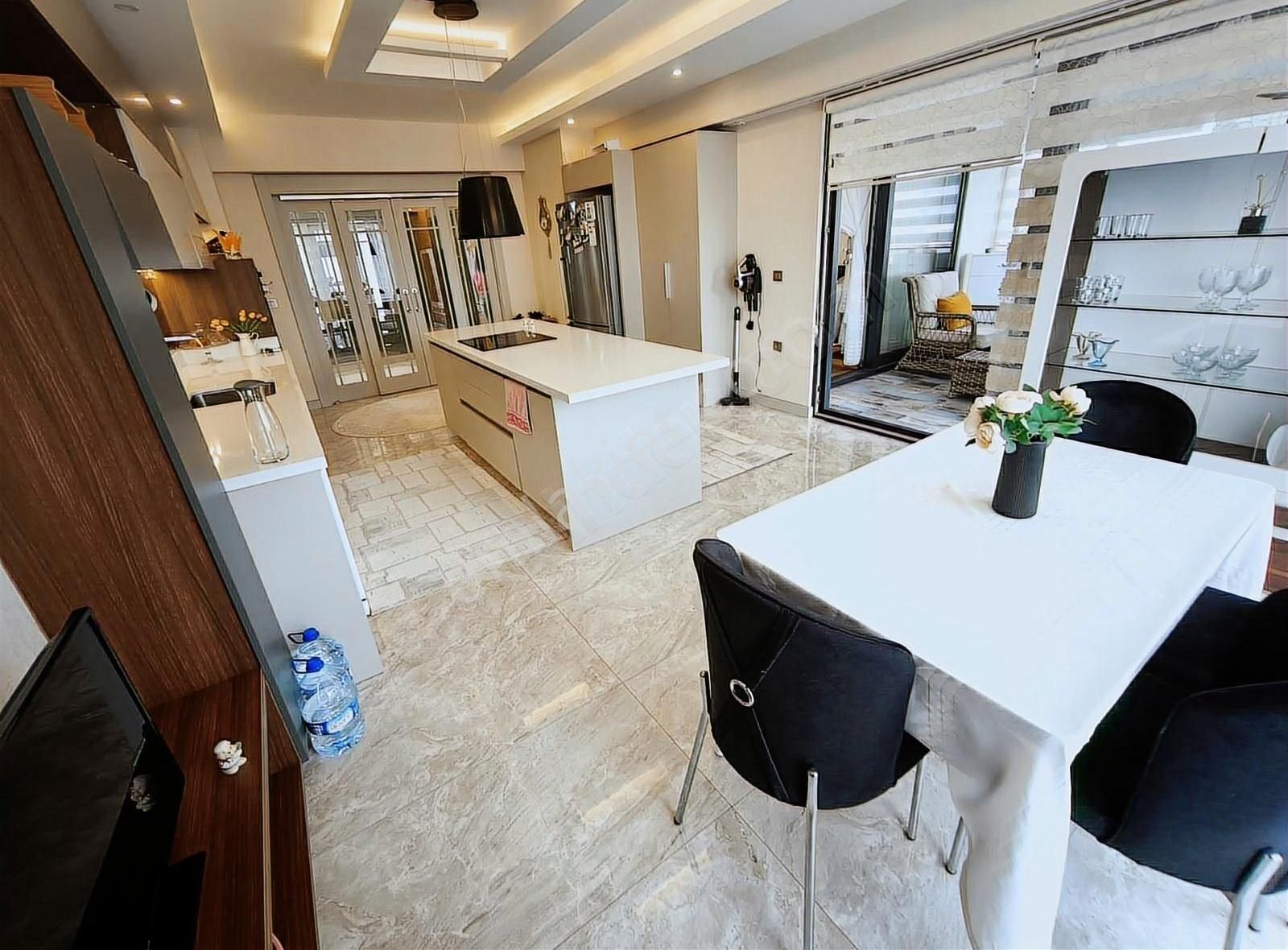 Sıfır Ultra Lüks Ada Tezgahlı Giyinme Odalı Kilerli 4+1