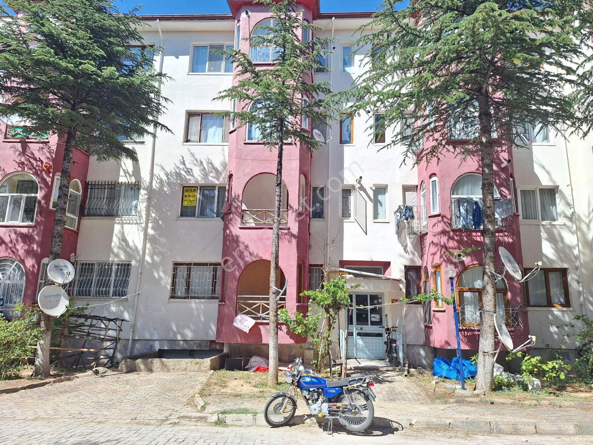 Yaman'dan Bolvadin Bolova Konutların'da Satılık 2+1 Daire