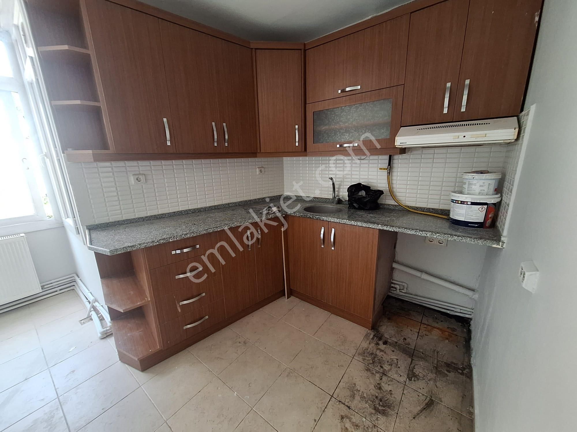 Caddeuzri Asansörlü Metroyakını Kombili Arakatdubleks