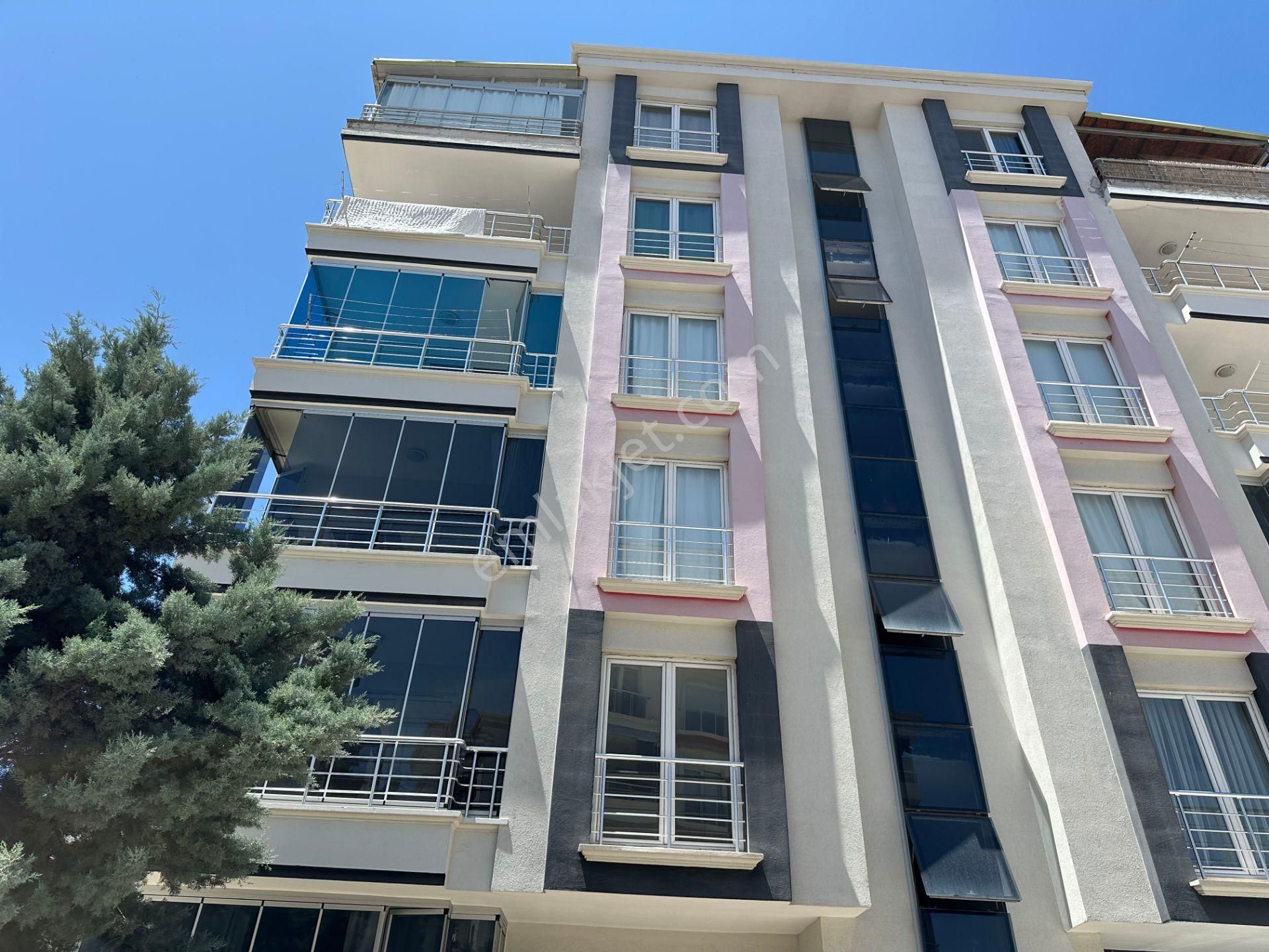 Ereğlikapı Mah.selçuk Okulu Civ.kat:2 2+1 Asansörlü Ön Cephe Masrafsız
