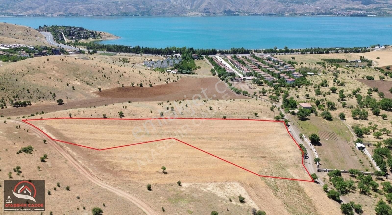 [acg]sivrice Güney'de 13,207 M2 Göl Manzaralı Eşsiz Tarla