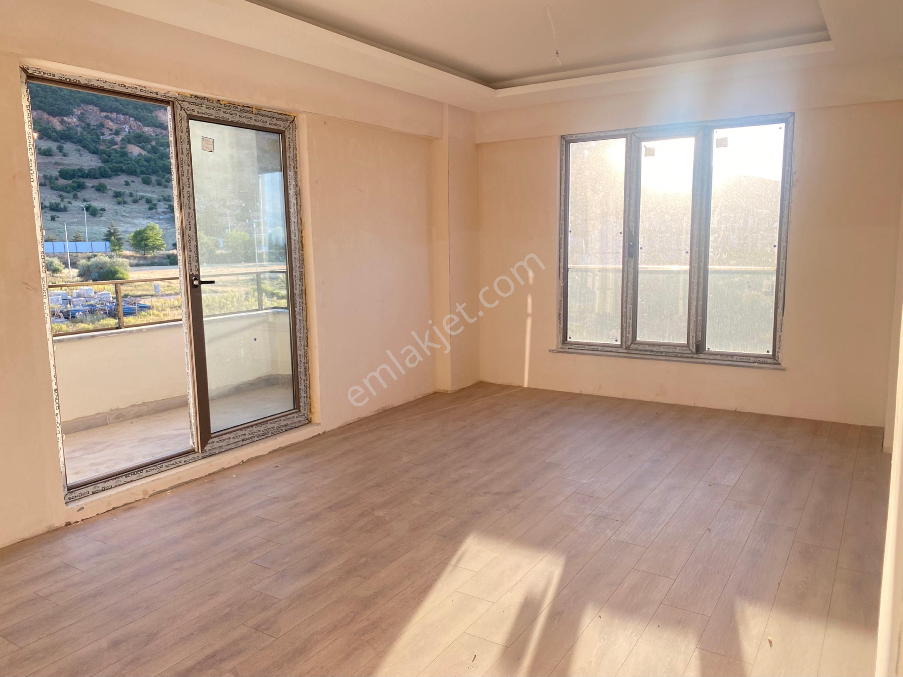 Dinamikten Satlık Garajlı Daire - Görsel 11