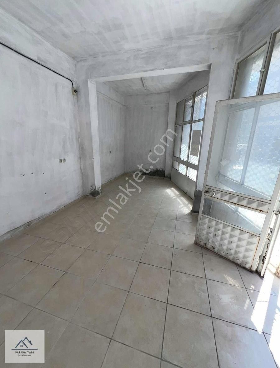 Parisadan Buca Atarürk Mh.köşe Dükkan İşyeri Kiralık