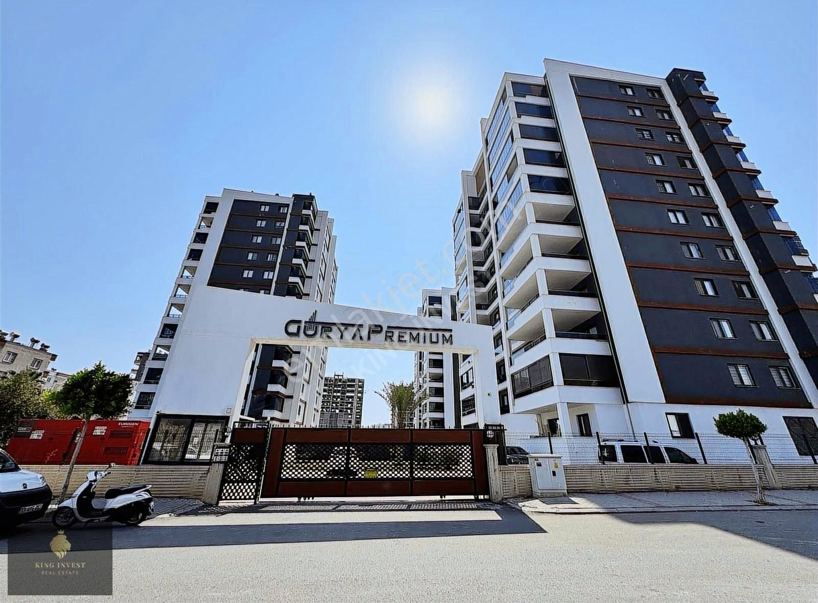 King'den Alata'da Havuzlu Site İçirisinde Geniş Ultra Lux 4+1