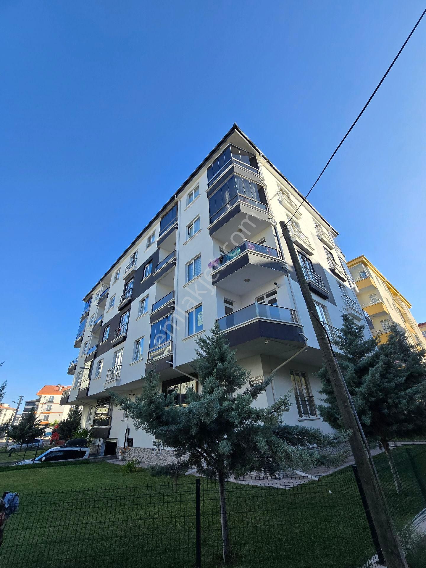 Sanayı Mh 3+1 Kosebası Ara Kat Yenı Bına Kılerlı Cephe Acık