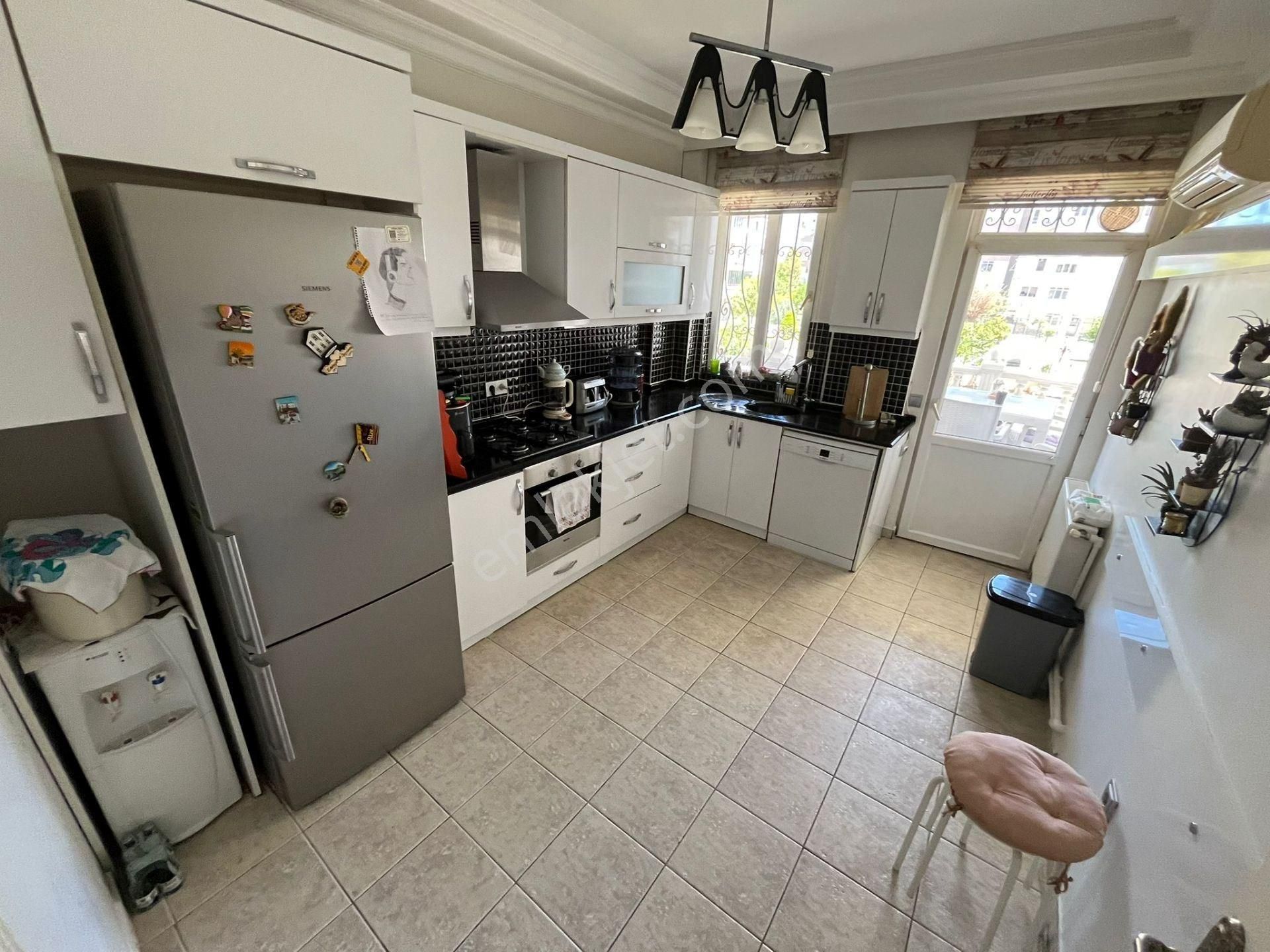 Güzeloluk Yalı Cad. Havuzlu Site İçi 3+1 Satılık Daire