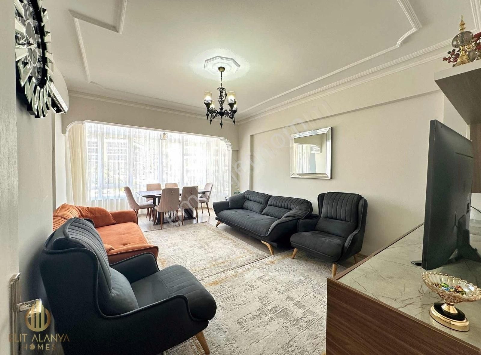 Alanya Merkez 2+1 Ayrı Mutfak Tadilatlı Bakımlı Daire