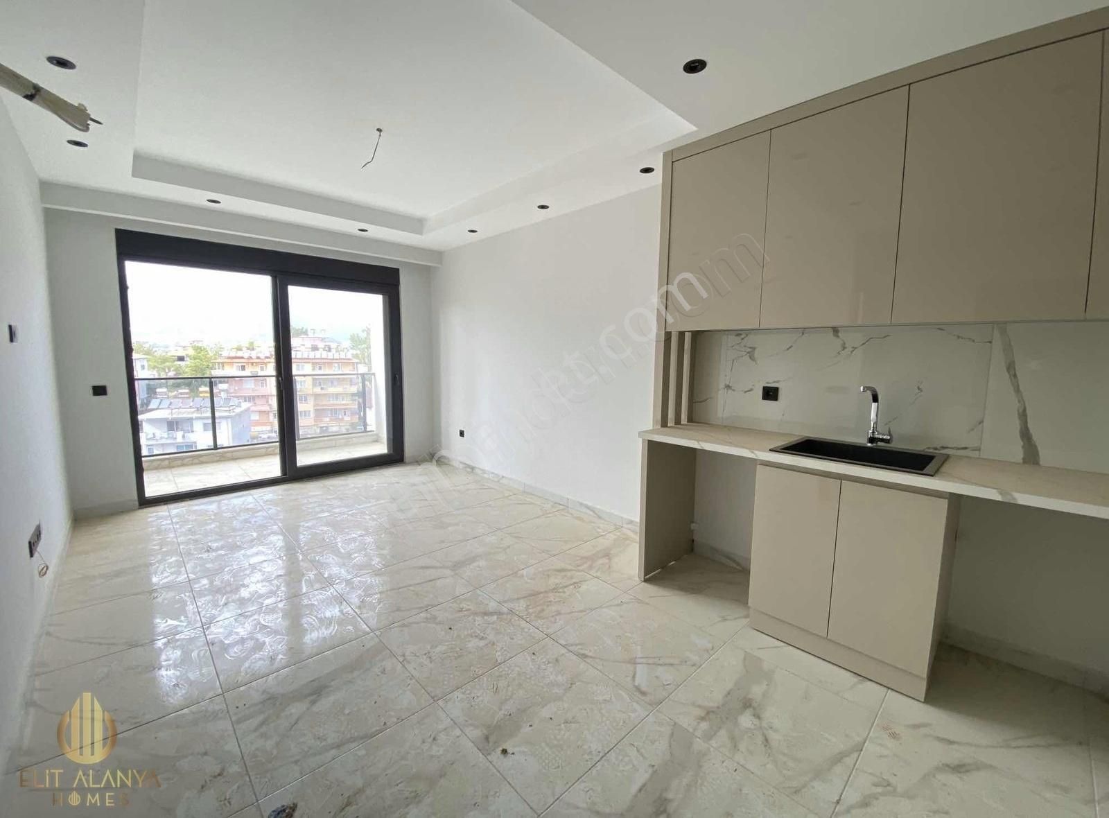 Oba Karakocalı Da Full Aktiviteli Site İçinde Satılık 1+1 Daire