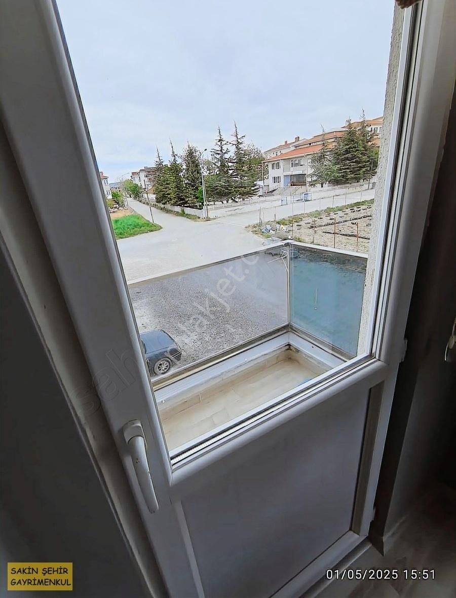 Yeni Binada Aydınlık Balkonlu 3+1 Ebeveyn Banyolu Arakat Daire