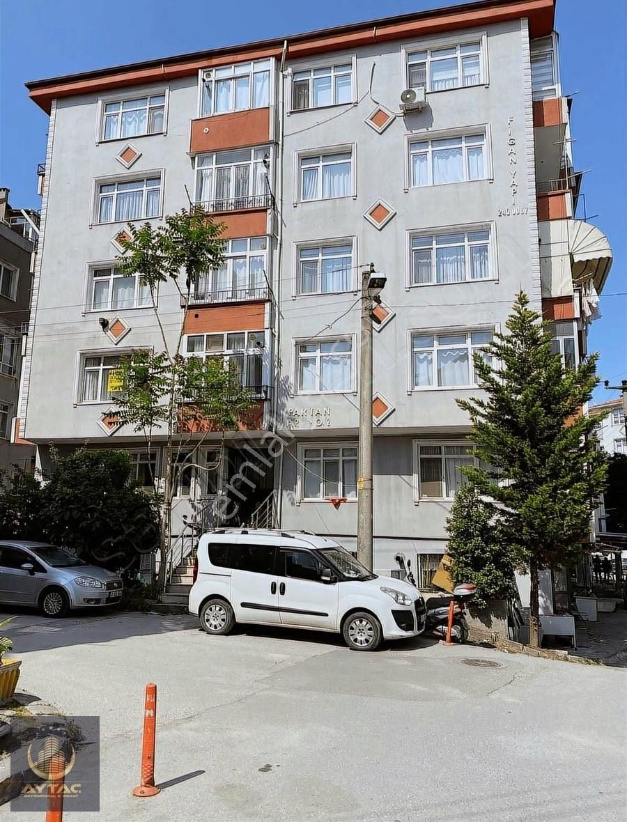 Gölcük Merkez Mah. 2+1 Ara Kat Satılık Daire Paktan Apt.