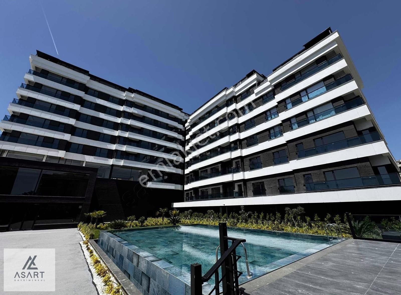 Sea Garden'da Hastane Ve Metro 500m Sıfır Lüx Kiralık 2+1 Daire