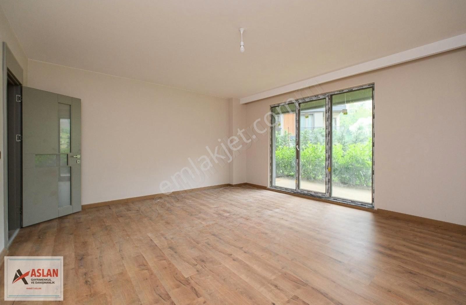 Çengelköy Hasbahçe Evlerinde Bahçeli 3+1/200 M2 Bahçe Katı - Görsel 4