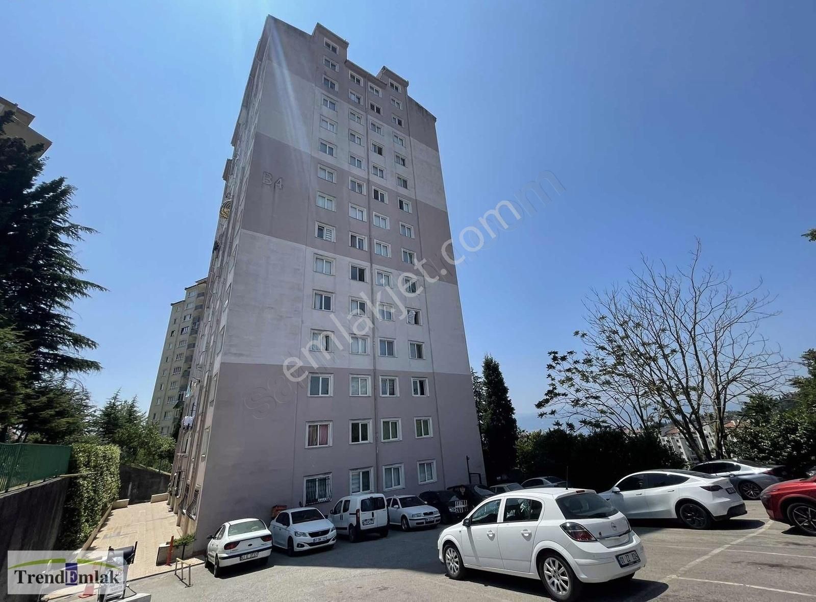 İzmit Akçakoca Konutları 3+1 Ara Kat Eşyalı Satılık Daire