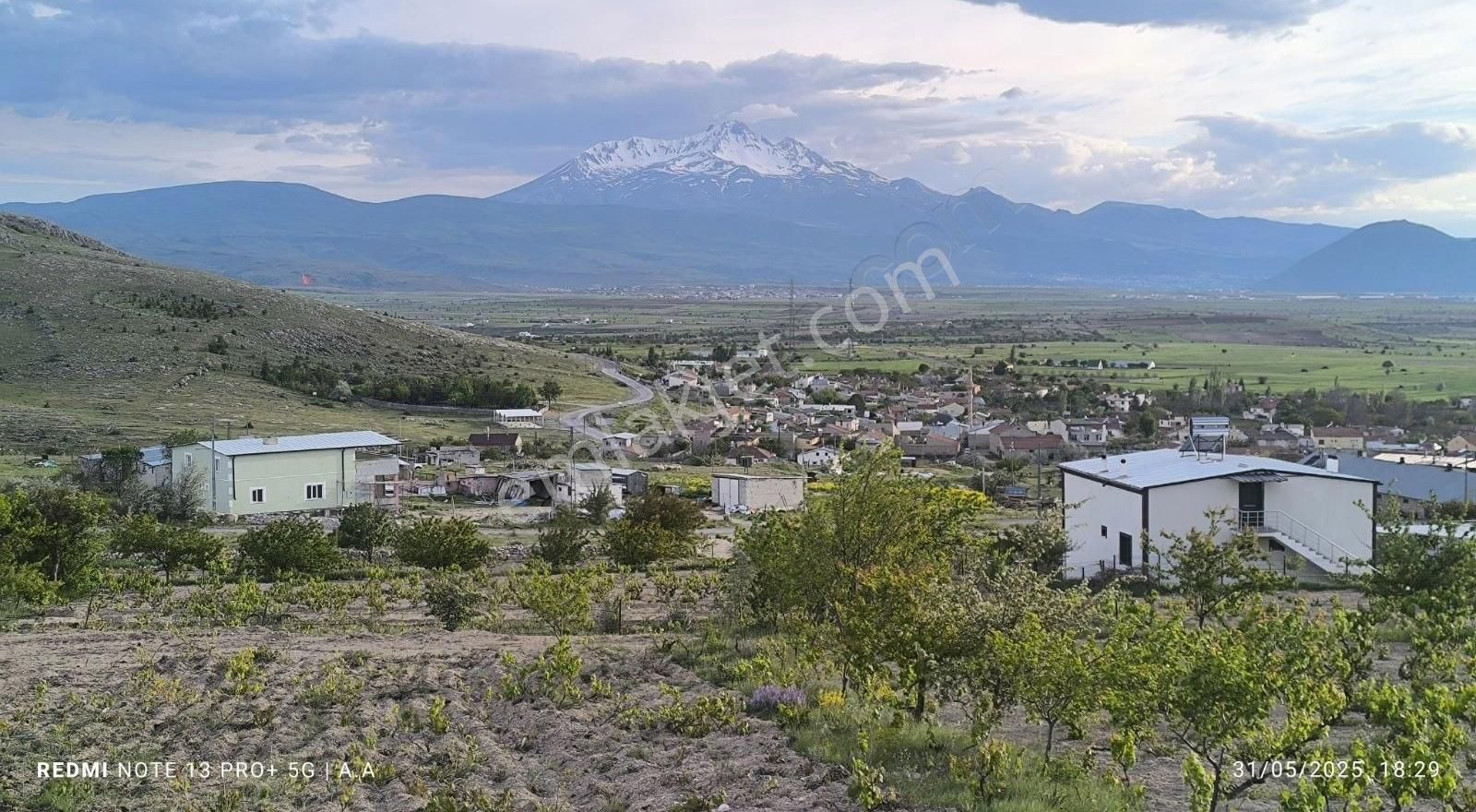 Gurpinarda Erciyes Manzarali Bağ 50 M2 Evi Mevcut İcinde