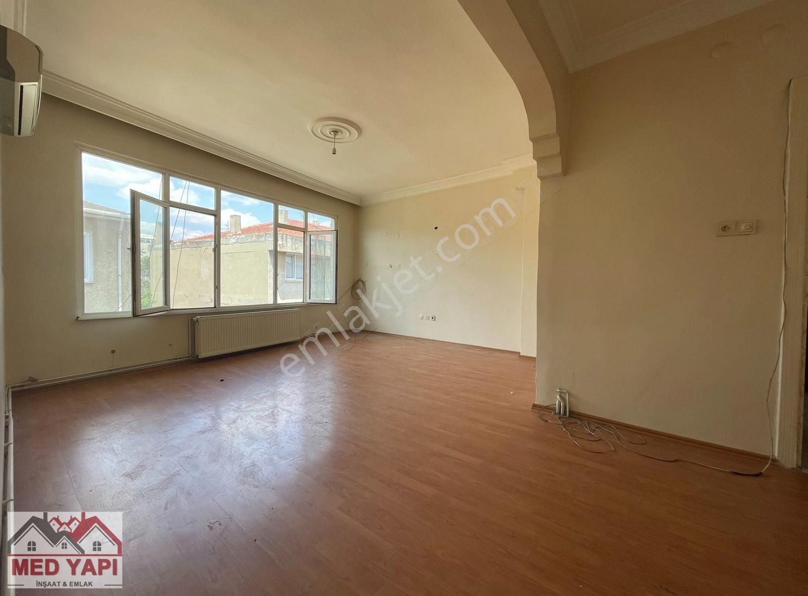 Pendik Çarşıda Sahile 450 Mt Mesafede 3+1 Acil Satılık Daire