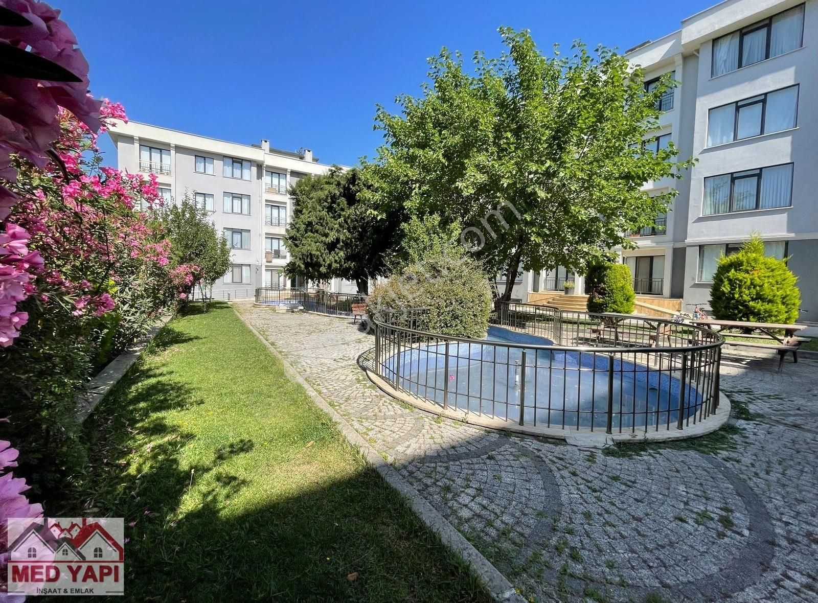 Sancaktepe Kiralık Site İçerisinde 3+1 Ara Kat Güney Cephe Daire