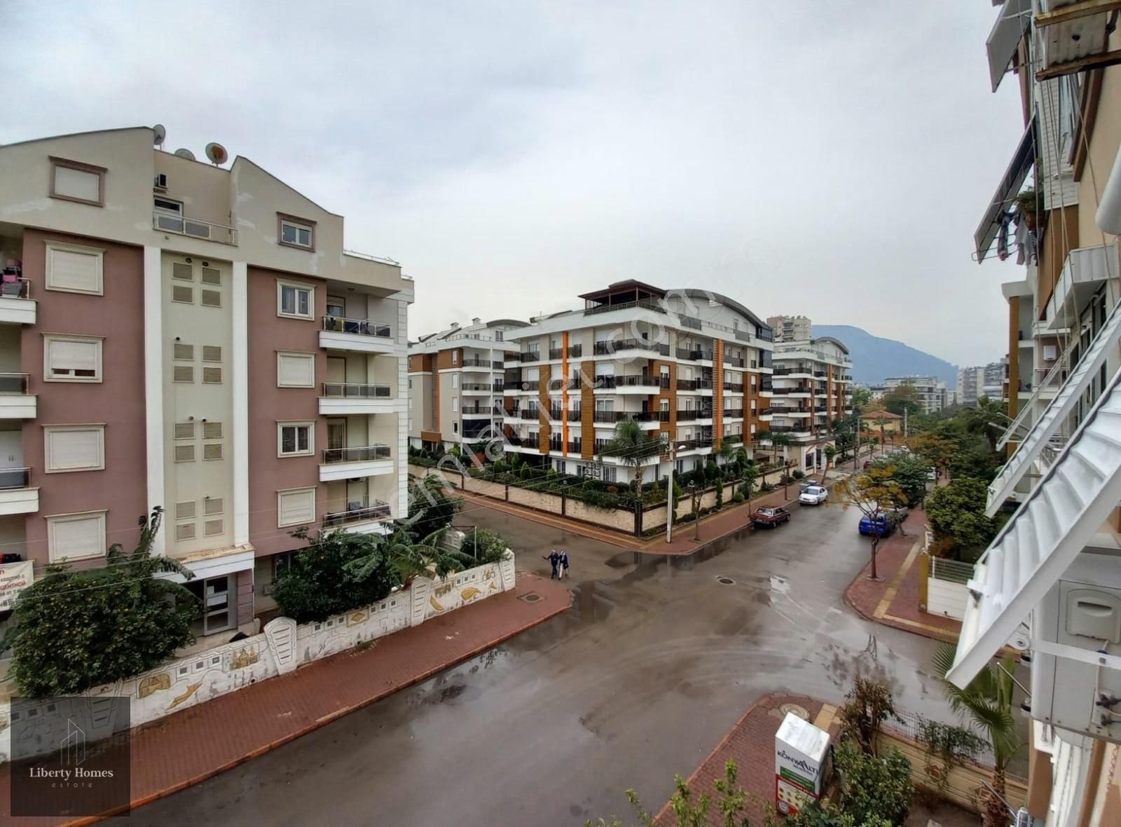 Konyaaltı Limanda Denize Yürüme Mesafesinde Full Eşyalı 2+1