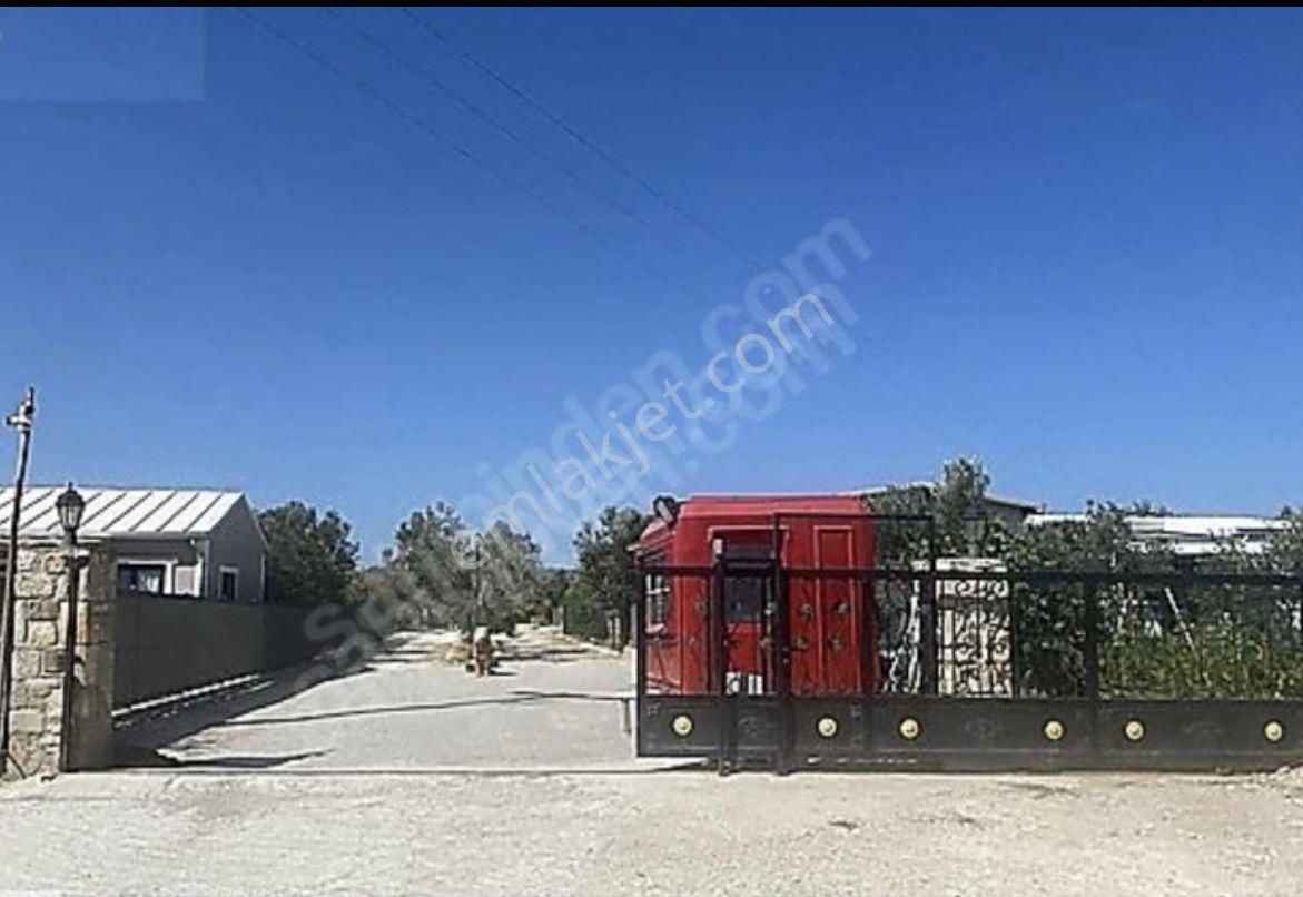 Foça Bağarasında Satılık Hobi Bahçesi