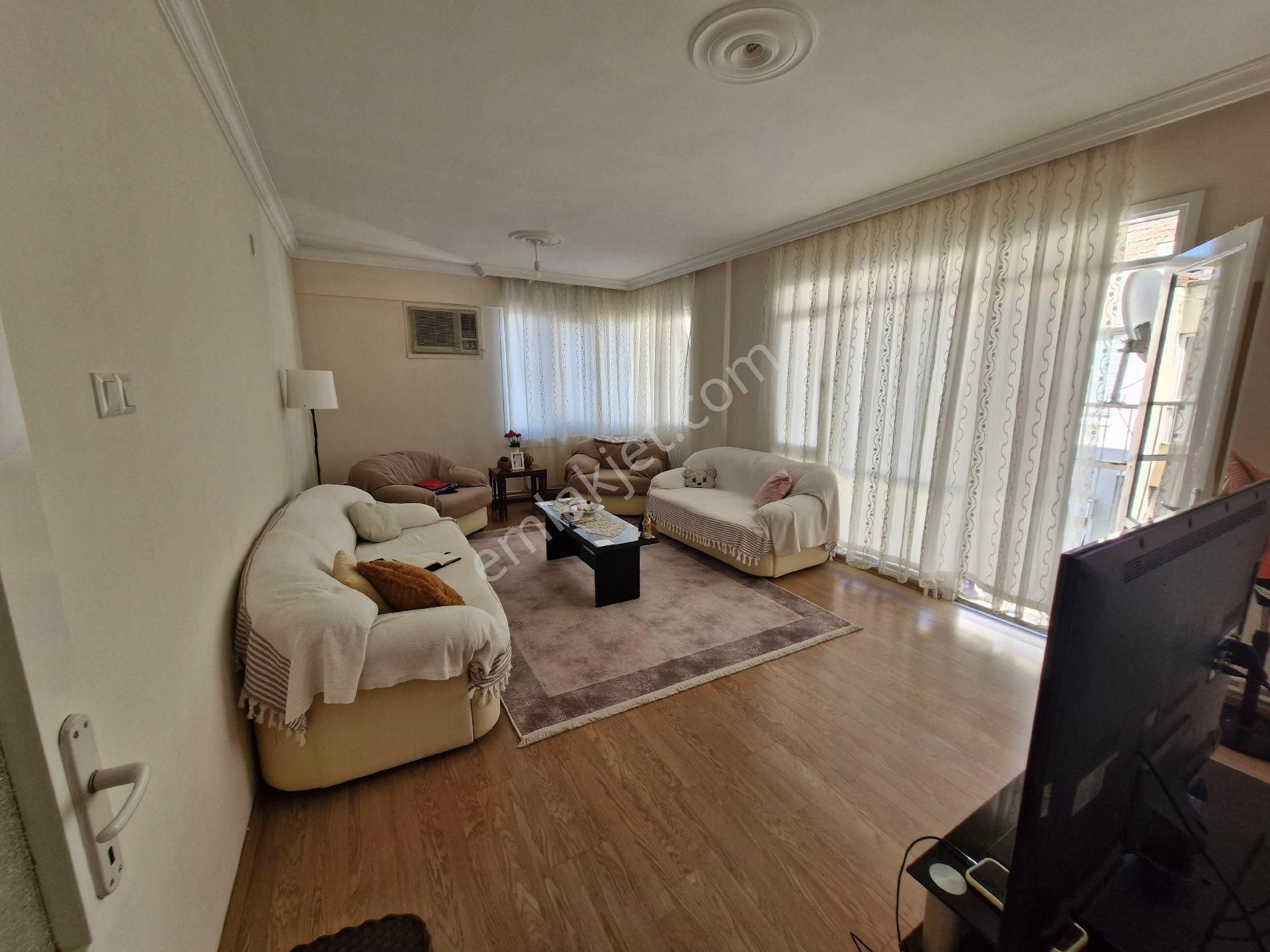 Bostanlı Da Eşyalı 2+1 Son Kat Kiralık Daire Mkd Emlak