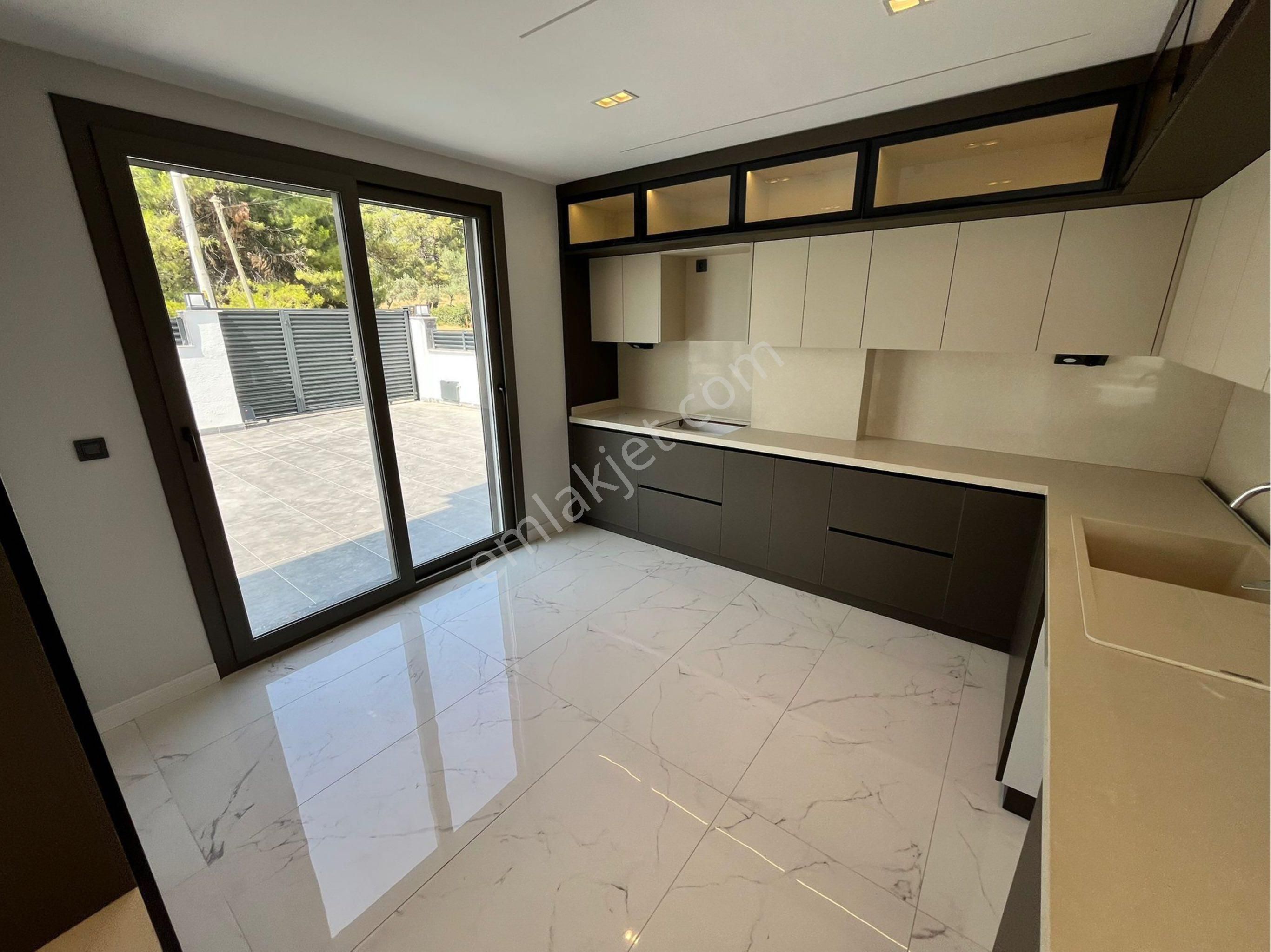 Doğa İçinde Denize 300 Metre Tam Müstakil Villa - Görsel 27