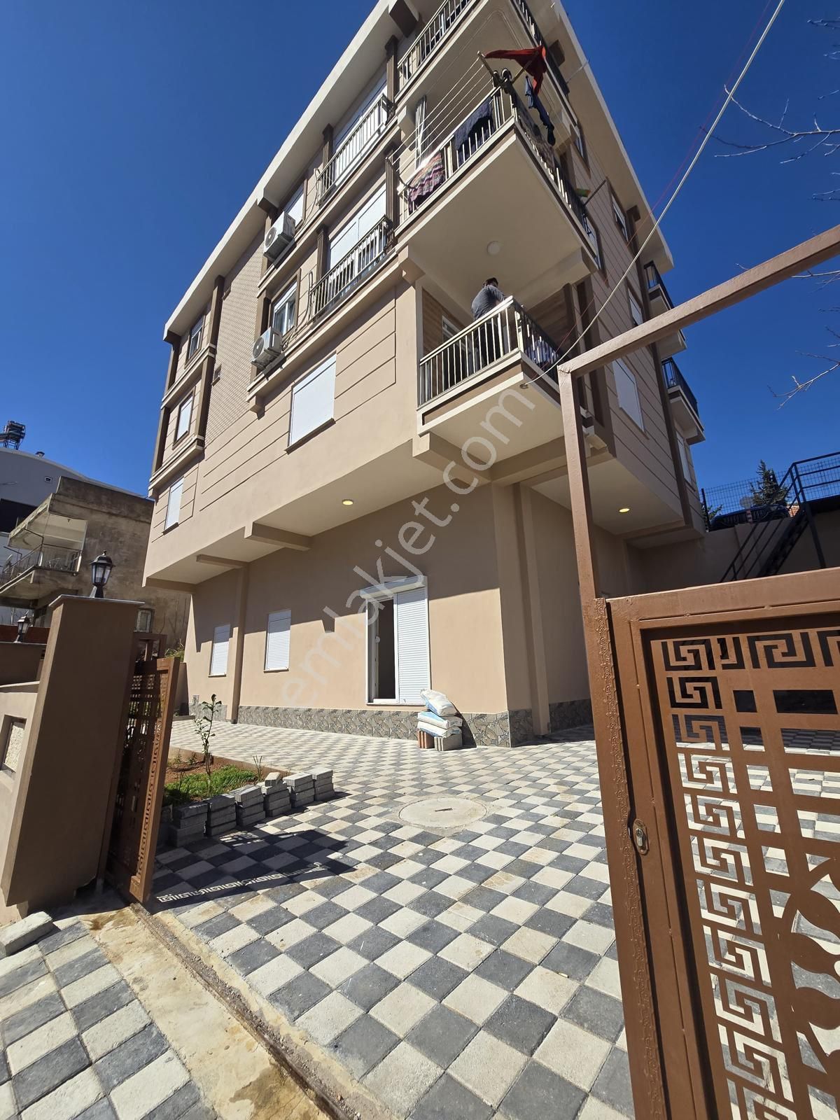 Sıfır 4+1 Dubleks – 3 Banyo – Bahçeli – Kepez Barış Mh. – Şehre Yakın Ferah Daire