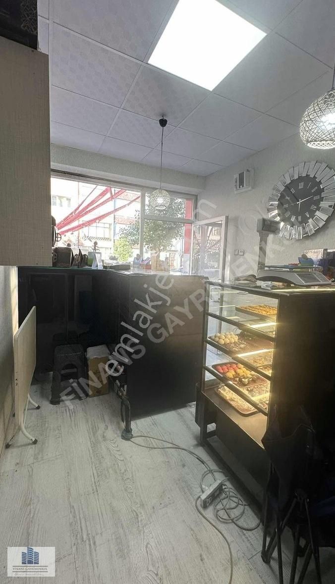 Finans Gayrimenkul'den Hayrisığırcı Cad. Satılık Dükkan