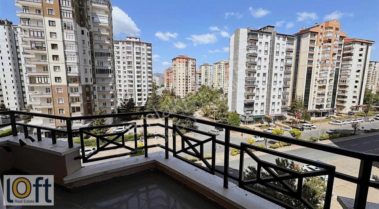 Köşk Mahallesinde 4+1 Yola Cephe Mükemmel Konumda Daire - Görsel 3