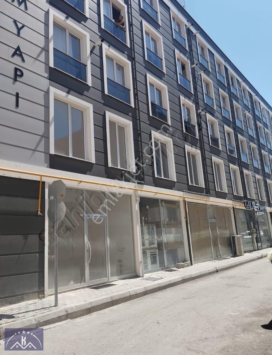 Burdur Özgür Mah. 1+1 50m2 Arakat Asansörlü Satılık Apart