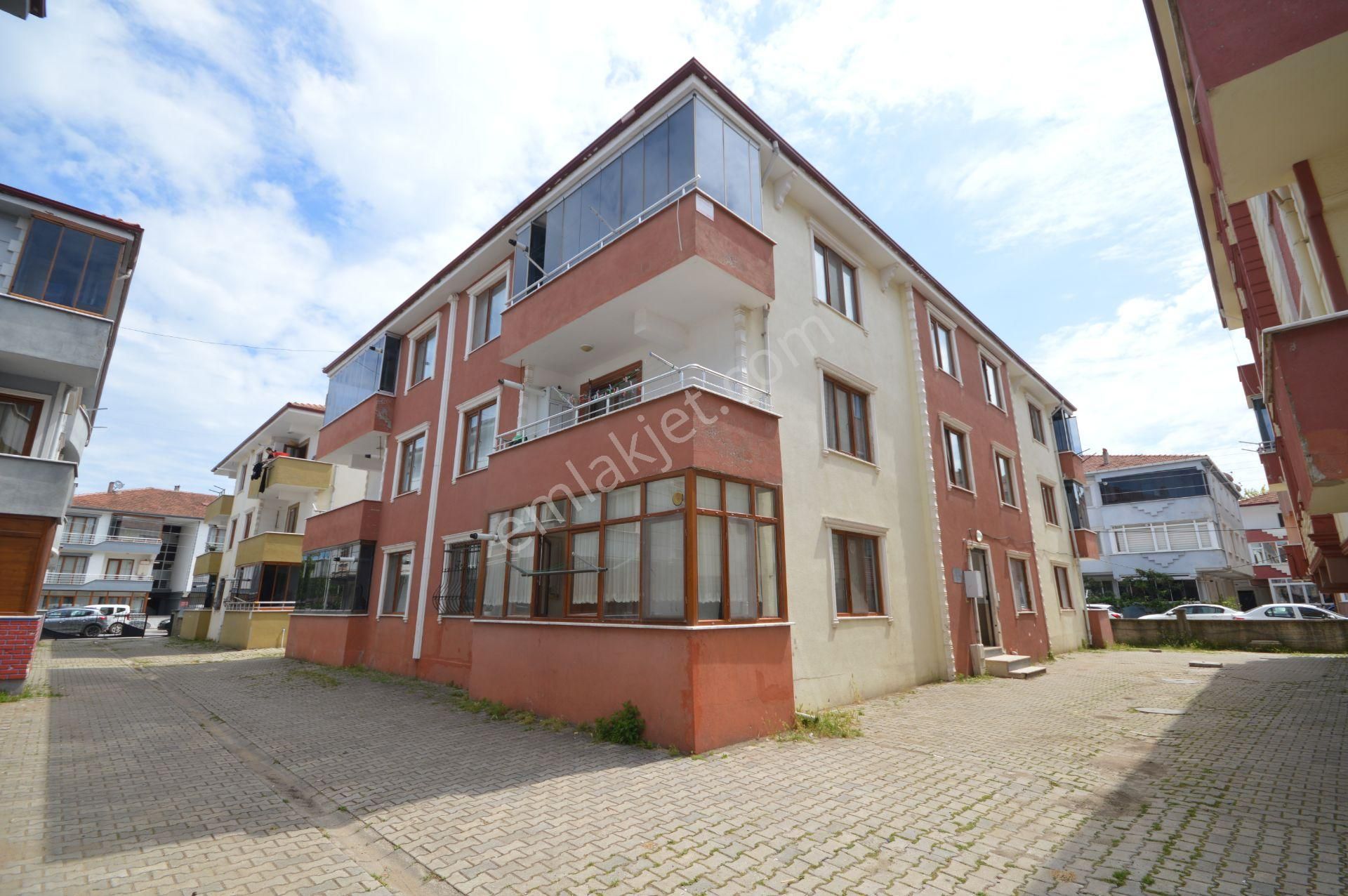 Karasu'da Merkezi Konumda Satılık 2+1 Daire
