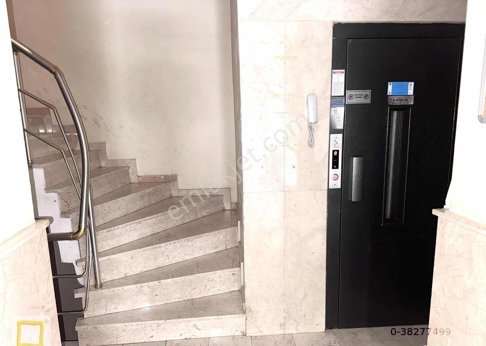 Çekmeköy Ahsen Sokak'ta Ferah 3+1 Kiralık Daire