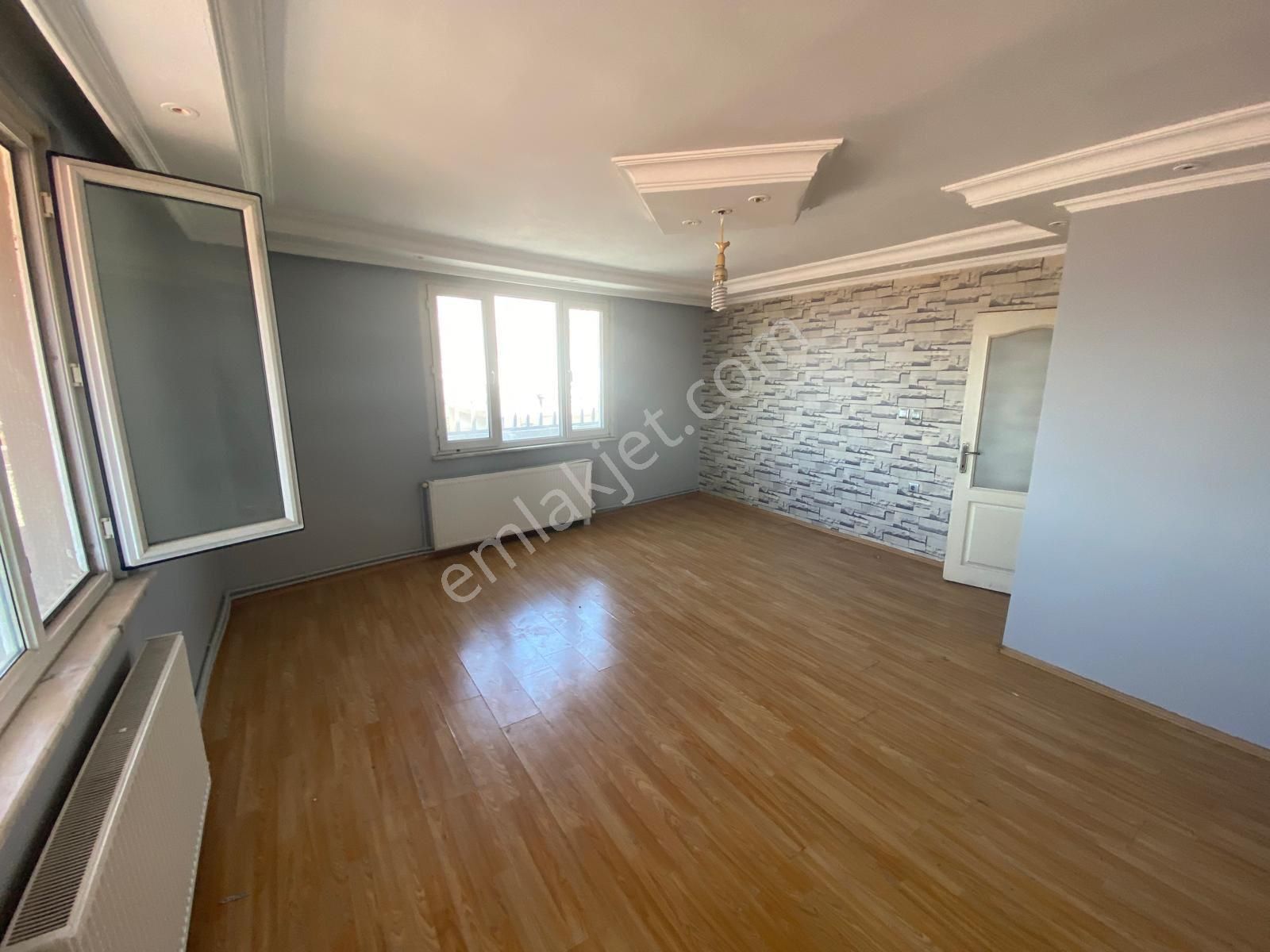 Delta’dan Deniz Manzaralı 1+1 Asansörlü Kiralık Çok Temiz Teras Katı Daire