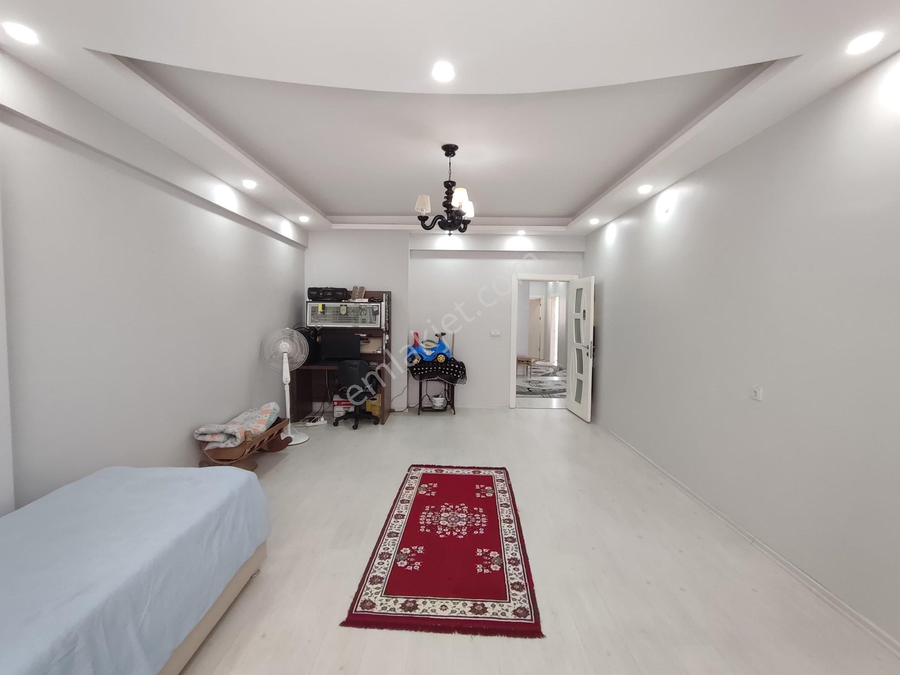 Cadde 17 Emlaktan Satılık 3+1 Temiz Daire