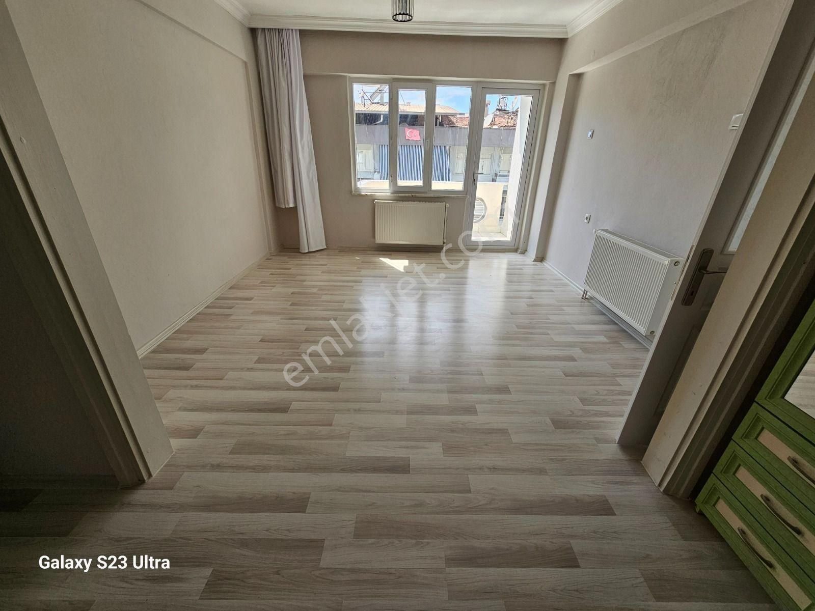 Nazilli🏡emlaktan-satılık Hürriyet Caddesinde 2+1 Çok Geniş Daire