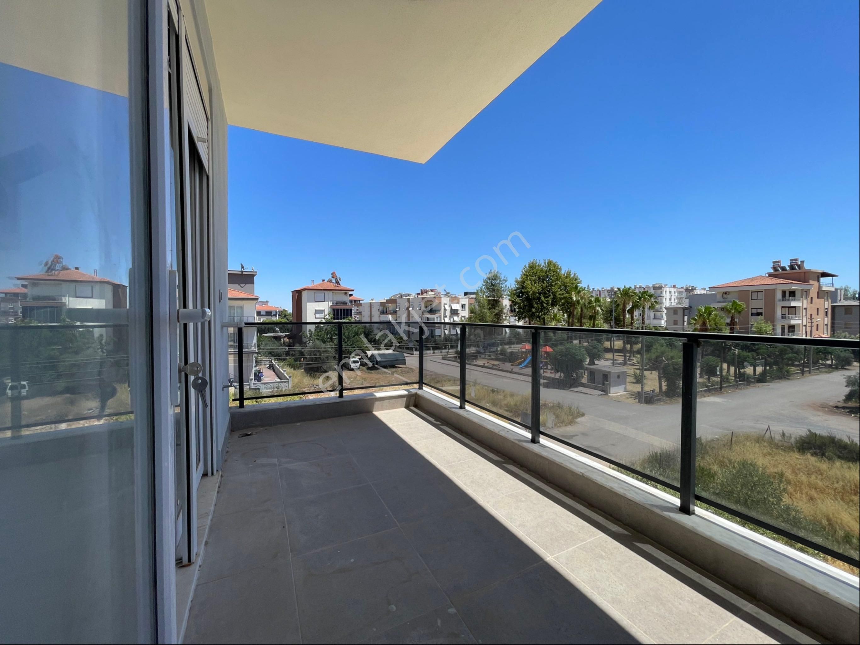 Realty World Anka’dan Yeniköy Merkezde Sıfır Bina 2+1 Ayrı Mutfak - Görsel 4