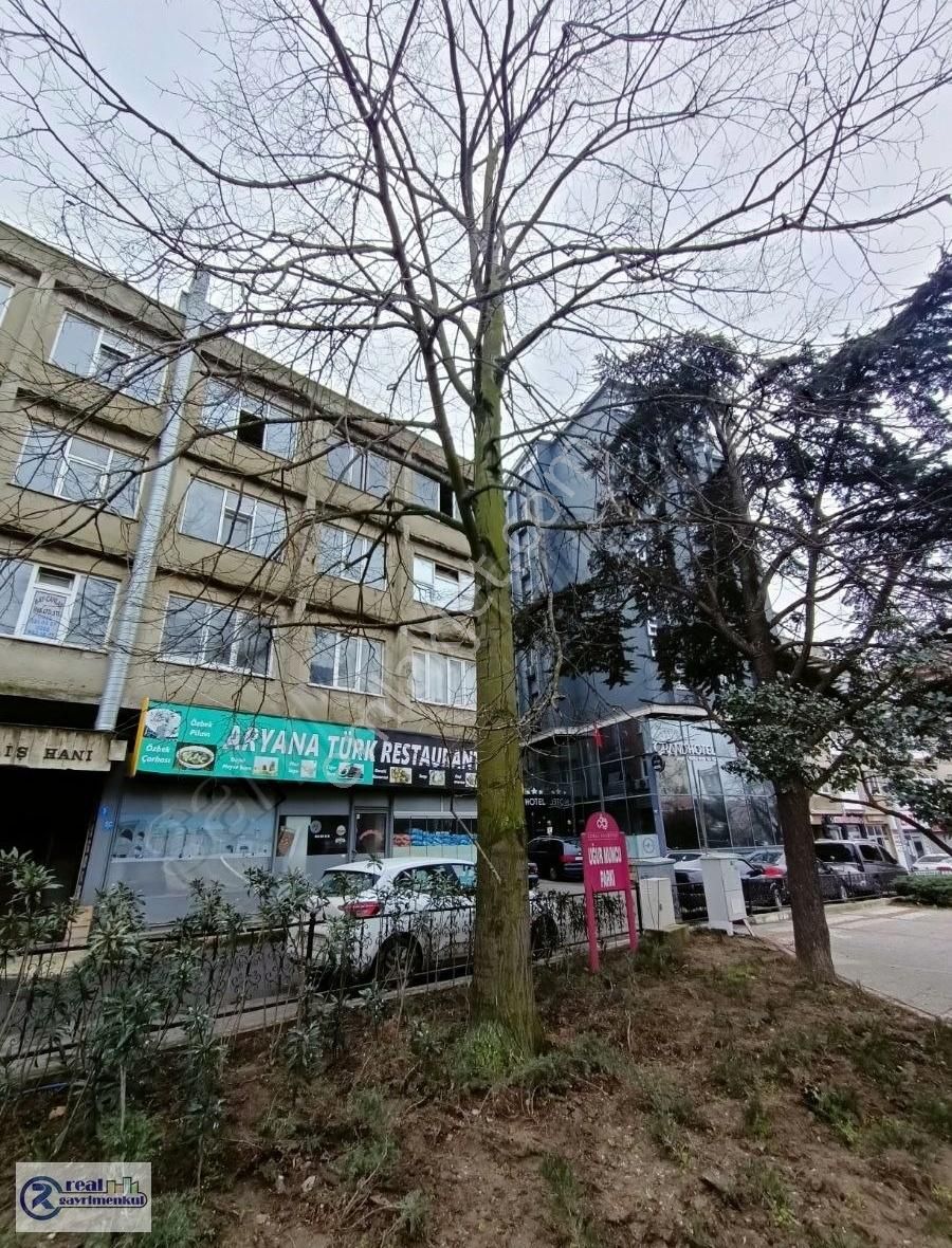 Salih Omurtak Caddesi Üzeri Uğur Mumcu Parkı Yanı Depolu Dükkan - Görsel 6