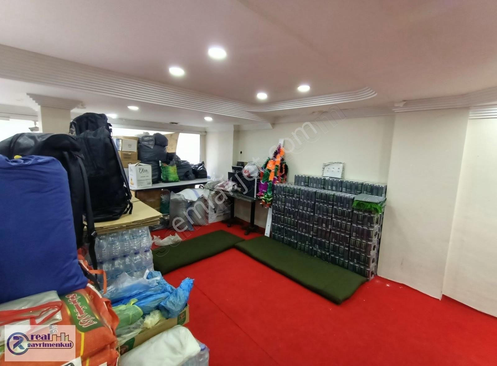 Salih Omurtak Caddesi Üzeri Uğur Mumcu Parkı Yanı Depolu Dükkan - Görsel 8