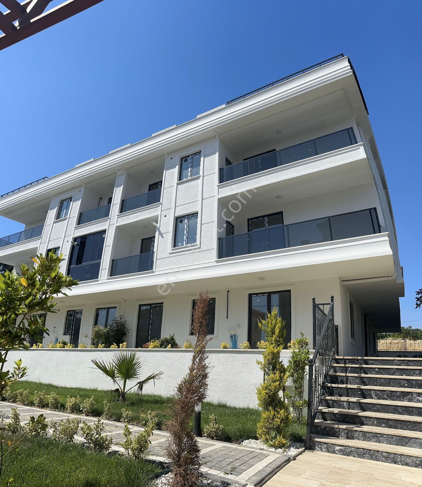 Büyükçekmece Celaliye Mahallesinde Teraslı Ve Bahçe Kullanımlı 2+1 Daire!